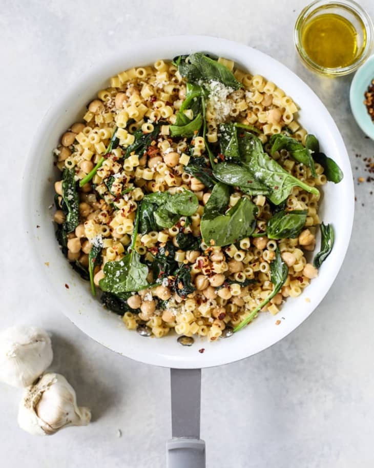 This 20Minute Pasta with Spinach and Chickpeas Is a Miracle Meal The
