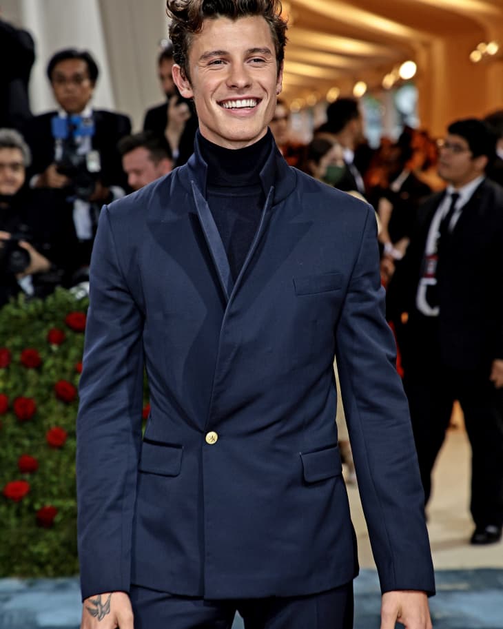 NEW YORK, NEW YORK - MAY 02: Shawn Mendes attends The 2022 Met Gala Celebrating "In America: An Anthology of Fashion" at The Metropolitan Museum of Art on May 02, 2022 in New York City. (Photo by Dimitrios Kambouris/Getty Images for The Met Museum/Vogue)