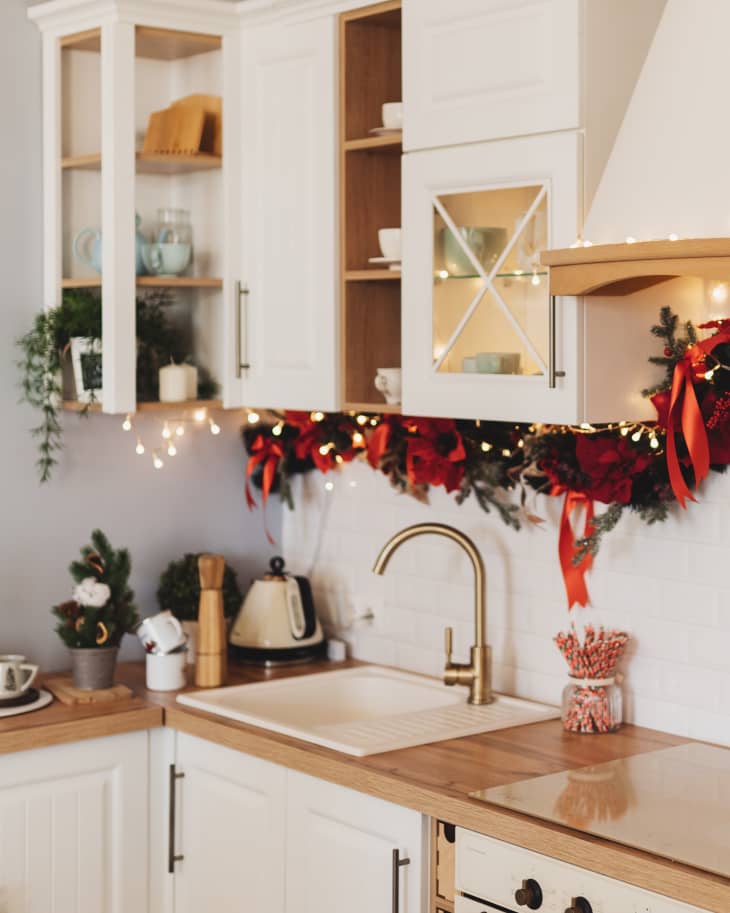 12 Kitchen Christmas Decor Ideas to Try This Season