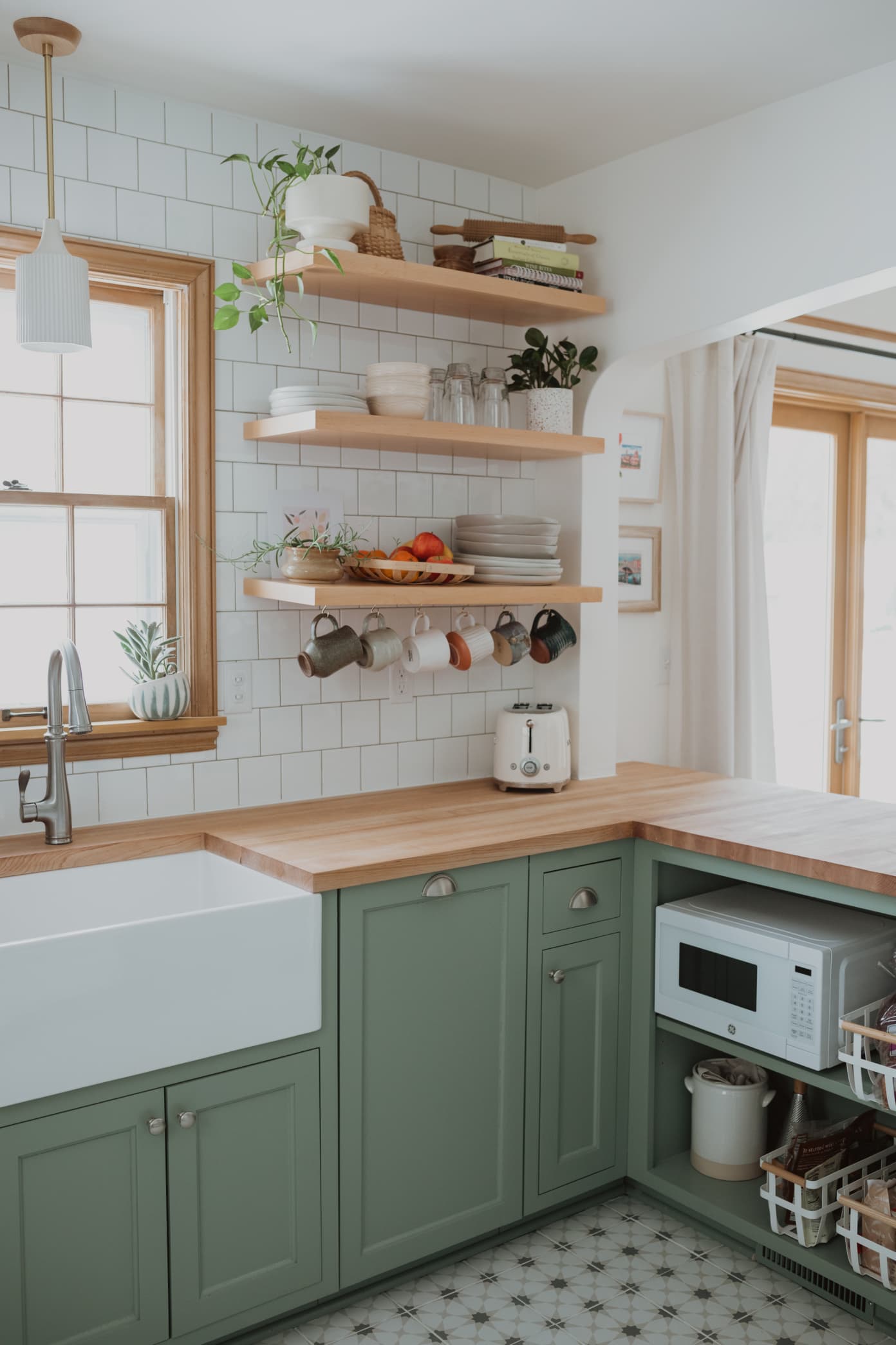 2022 Kitchen Trends That Are in and Out, According to Designers