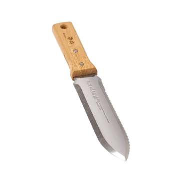 The Nisaku Hori Hori Garden Knife My Mom Swears By Every Spring