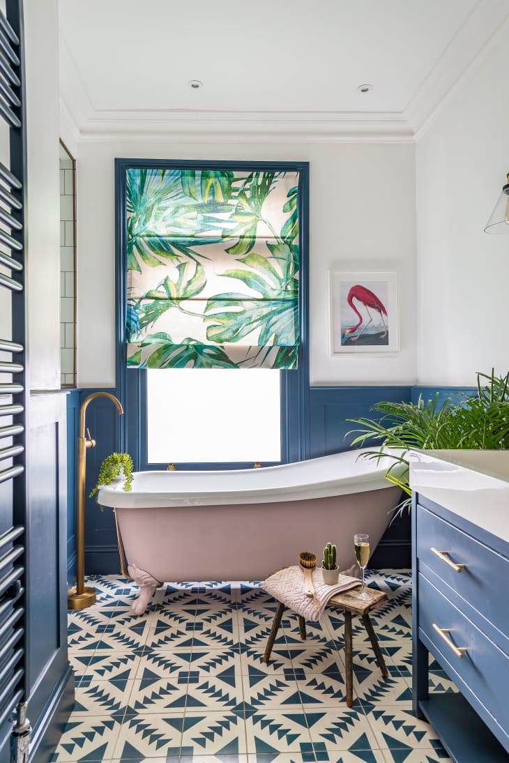 Baño estilo tropical