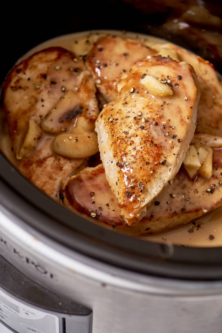 Slow Cooker Lemon Garlic Chicken for Dinner