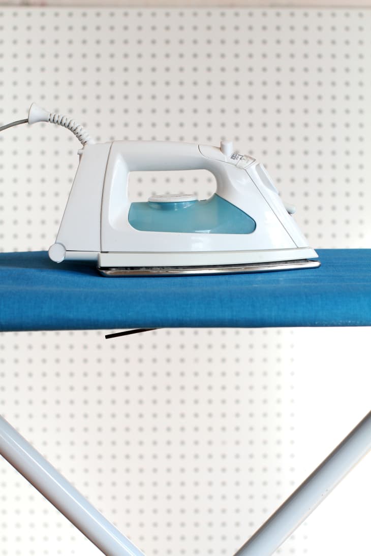 How to clean an iron