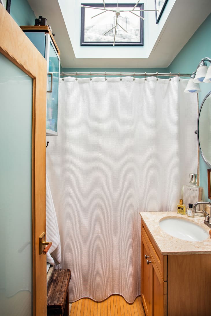 No-Drill Bathroom Shelves – Urbn Designs