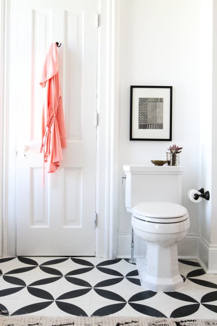 Putting Dish Soap in Your Toilet Will Unclog It (Really!) Apartment