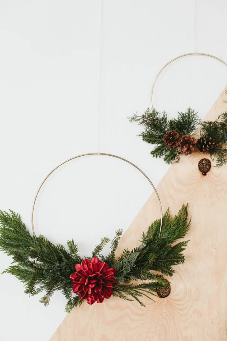 Modern DIY Wreath Decor for the Holidays | Apartment Therapy
