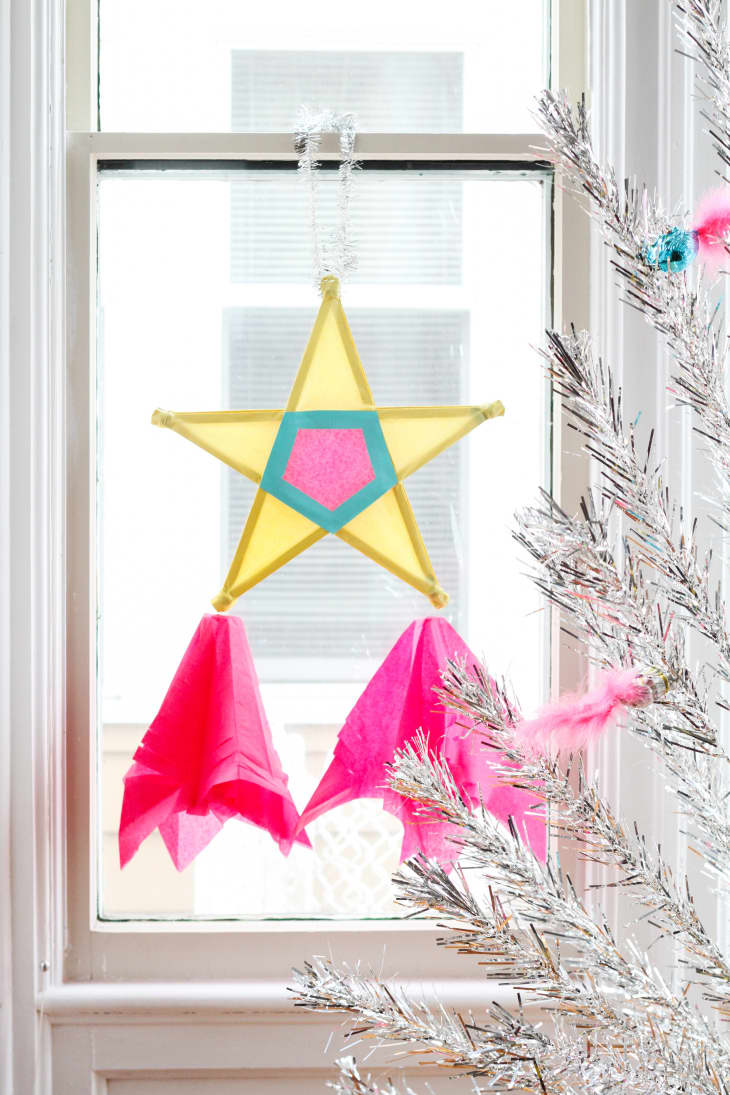 DIY Neon Heart Post-it Notes Backdrop - Party Ideas