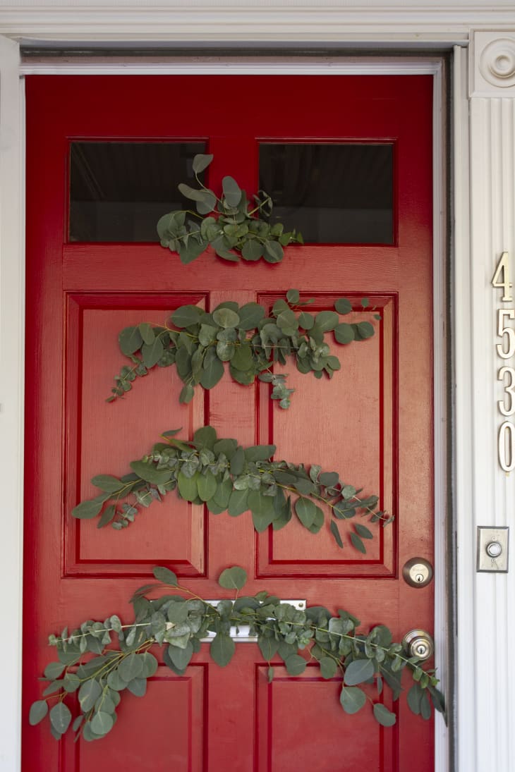 How to Make Minimalist Hanging Tree Decor | Apartment Therapy, image size:730x1095