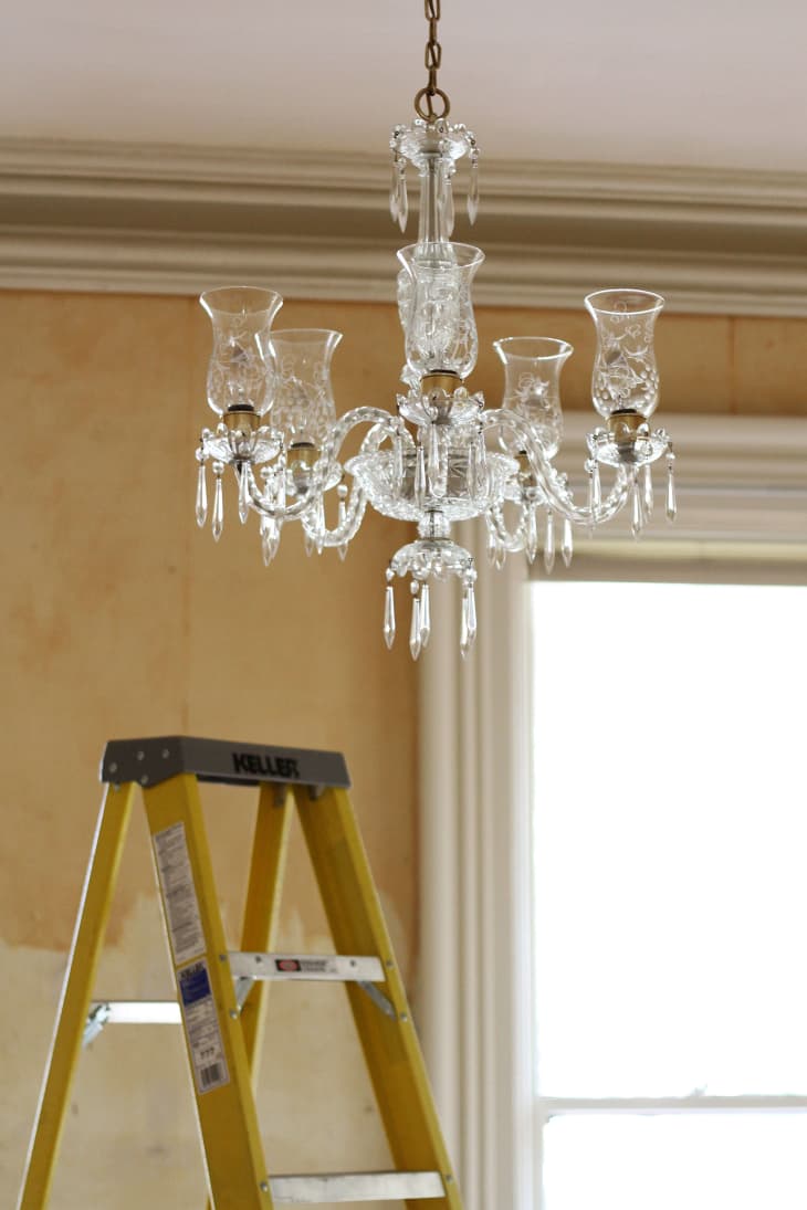 Cleaning chandeliers top