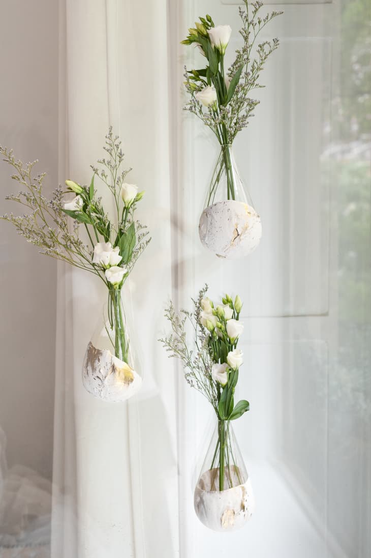 Wall mounted vase deals