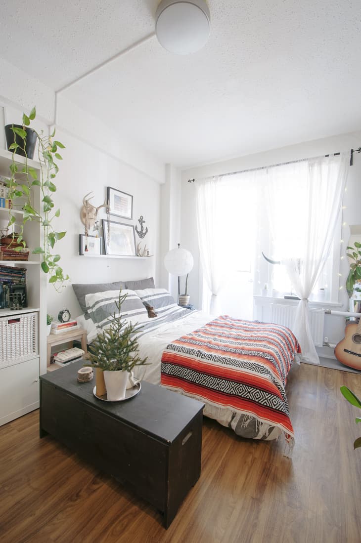 5 Studio Apartment Layouts — Smart Way to Lay Out a Studio | Apartment  Therapy