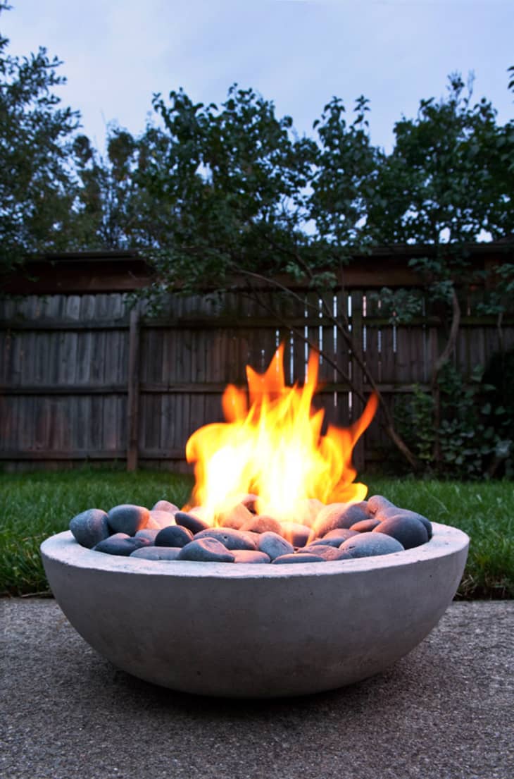 Make Your Own Modern Concrete Fire Pit | Apartment Therapy