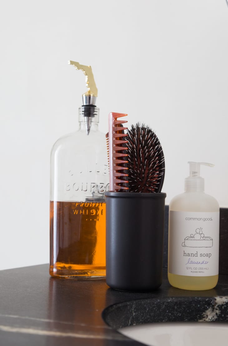 Versatile soap dispensing cleaning brush for a Perfect Home 