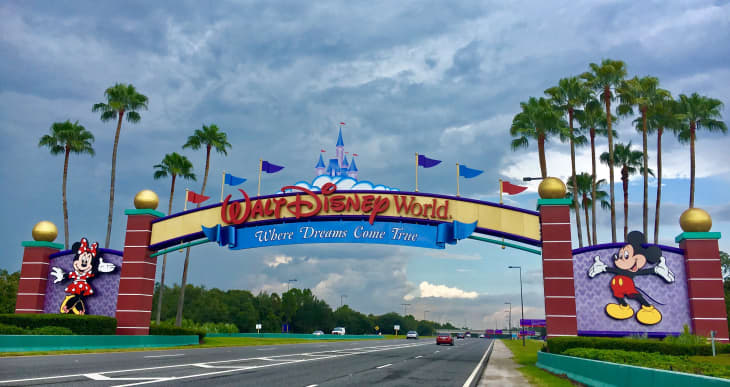 Popcorn machine rental in Disney World - Cloud of Goods