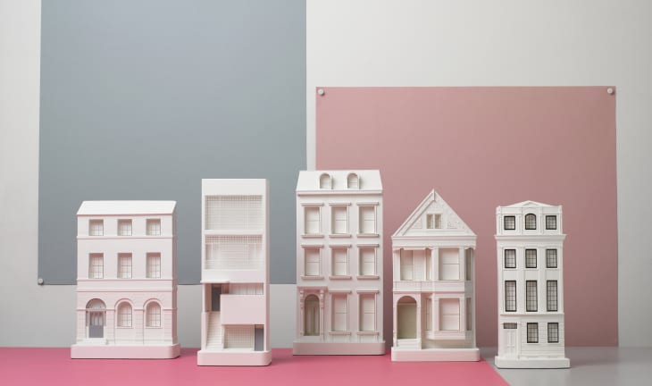 Toy sales model homes