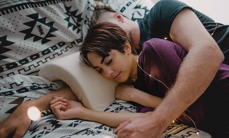 Big pillow with arms hot sale