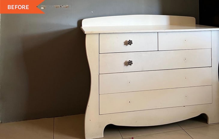 Dresser missing knobs