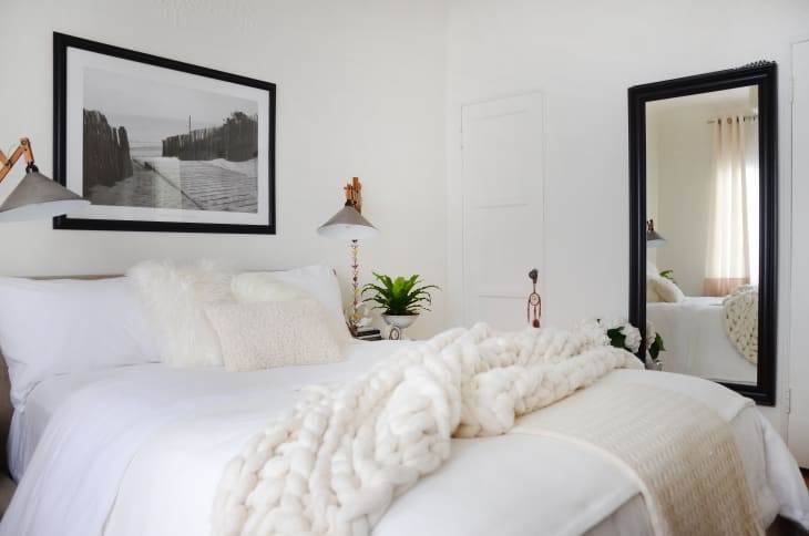 How to Style a King-Size Bed for Chic, Ultra-Cozy Results