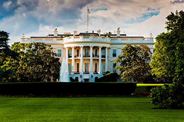 Save the outlet white house