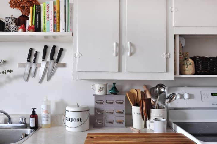 Under Cabinet Knife Storage