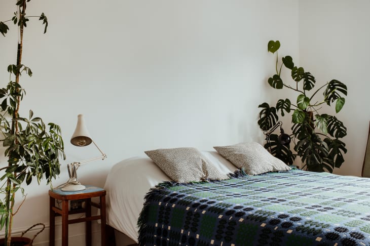 A Feng Shui Expert Explains How to Arrange a Bedroom That Is