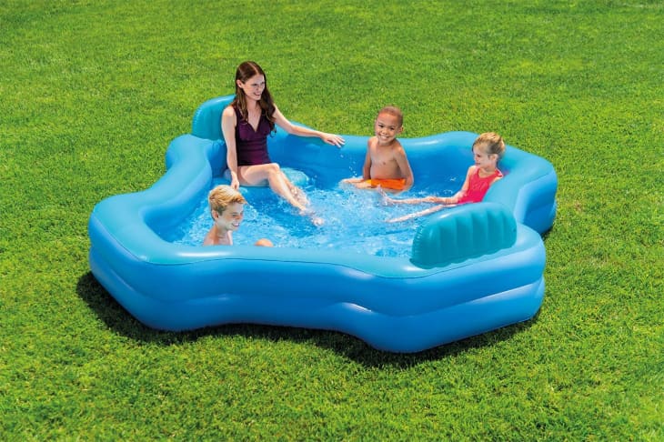 Family lounge on sale pool intex