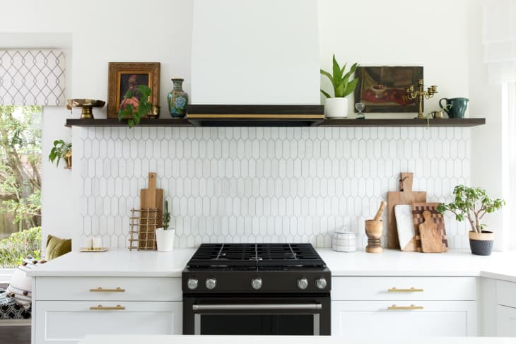 How to Decorate Your Kitchen Counters, According to Professional ...