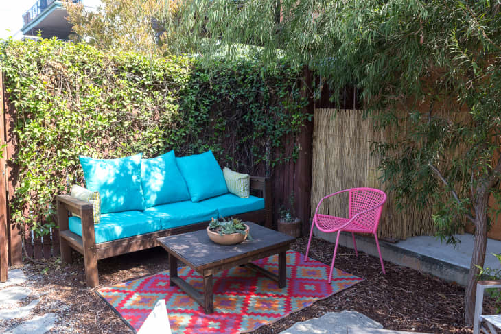 Cleaning And Re-stuffing Outdoor Furniture Cushions - The Emerging Home