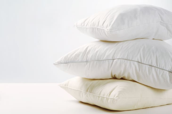Today we're going to talk about why you should sleep with a pillow between  your legs. A pillow that is flatter and is not too big or too small may  work
