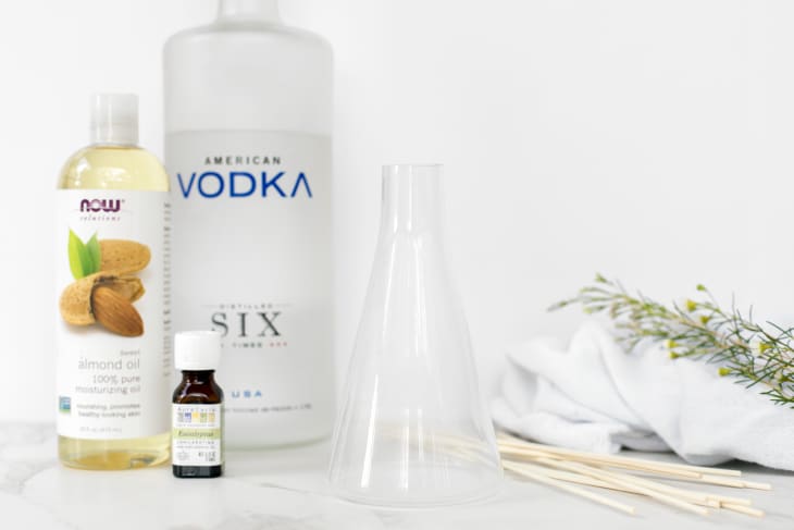 Ceramic container, and the ingredients needed to make a reed diffuser
