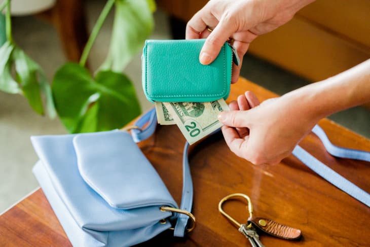 Seven Things You Should Not Keep in Your Purse or Wallet