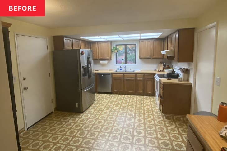 Outdated kitchen before being renovated