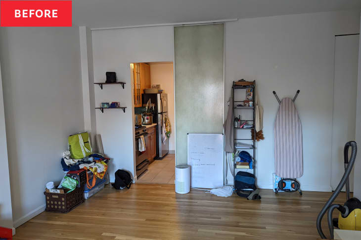 Dining room before updating with honeycomb room paint.