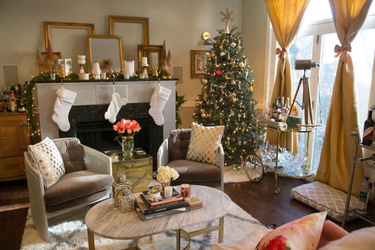 Christmas Living Room in Blush and Gold - Decor Gold Designs