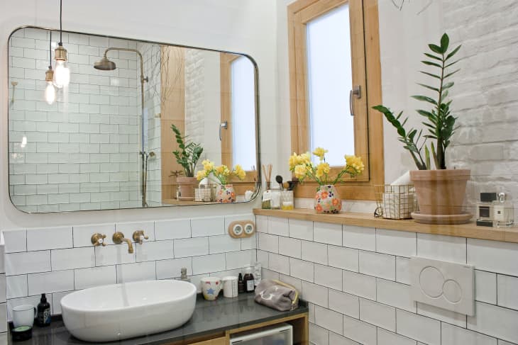 How to Decorate Your Bathroom | Apartment Therapy