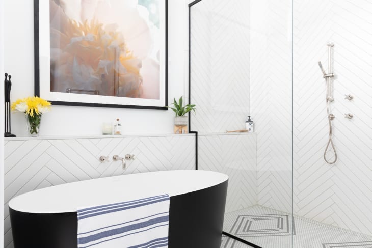 7 Stylish Ways to Stash the Shower Squeegee