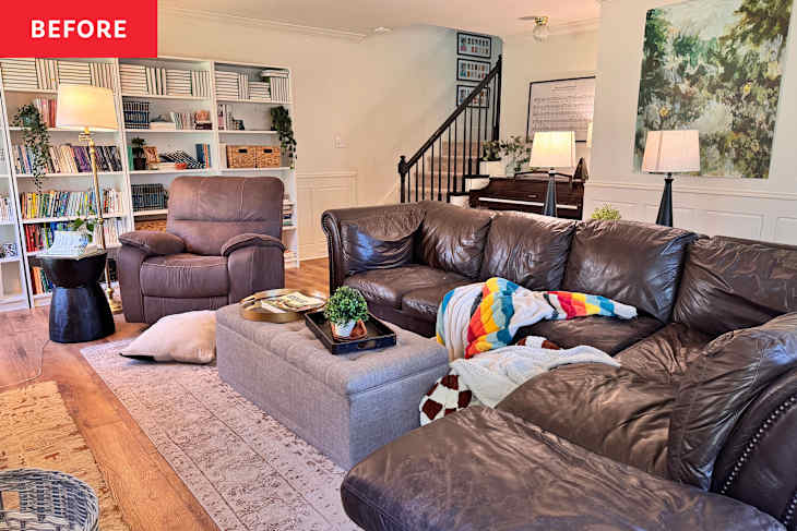 Blankets and pillows on floor of living room before cleaning using no door method.