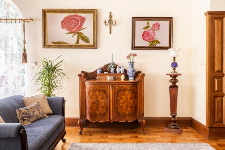 regal living room with antique furniture