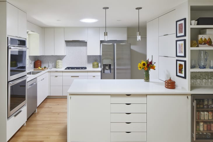 Kitchen with glitter grout