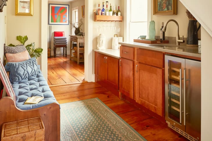Picture of What Is a Wet Bar, and Is It Better Than a Dry Bar? | Apartment Therapy