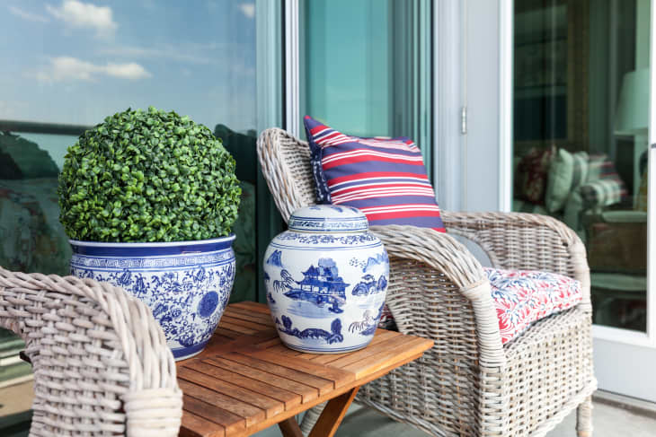 Inexpensive garden deals stools