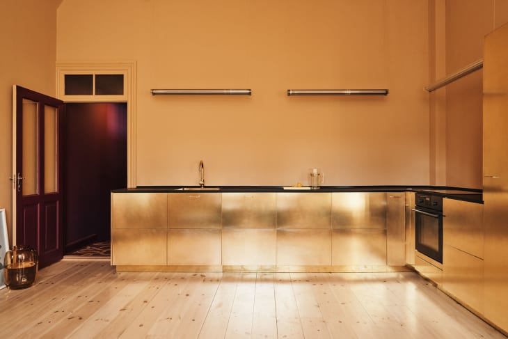 Reform cabinets store
