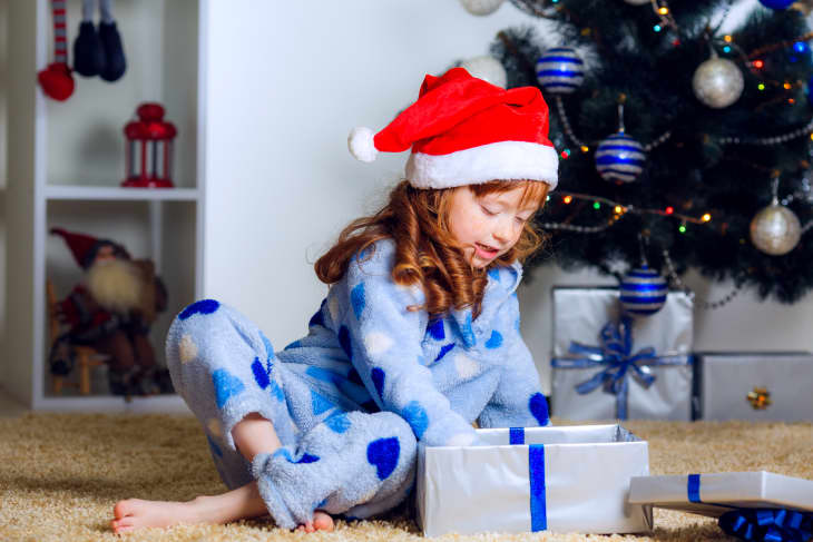 Opening outlet christmas presents