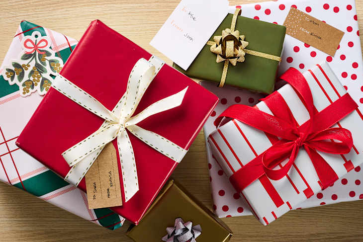 Walmart Is Selling Stunning $7 Velvet Holiday Wrapping Paper ...