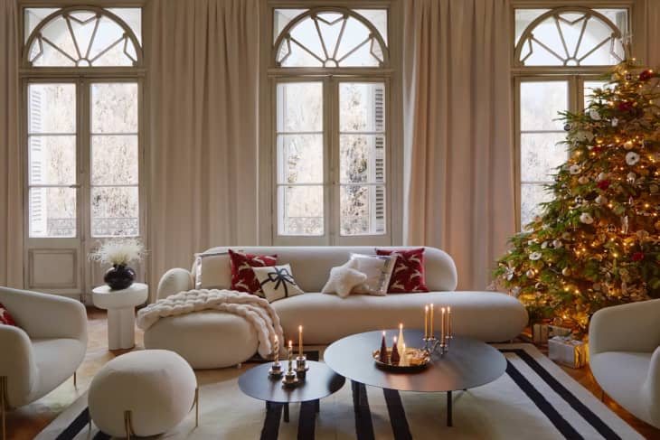 H M Home s 2023 Holiday Collection Is Here So Festive Apartment Therapy