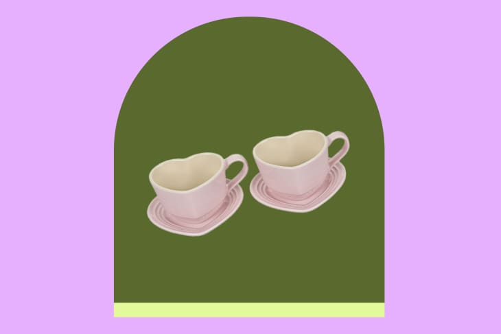 Le Creuset Heart Mugs with Saucer (Set of 2) online *Pink*