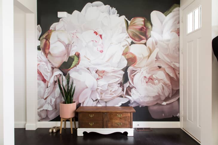 Not For Shrinking Violets: Where to Buy Big, Beautiful, Dramatic Floral  Wallpapers