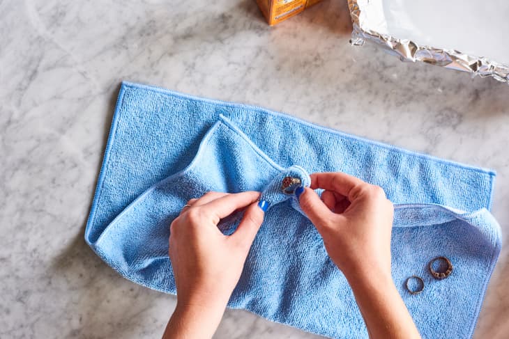 How to clean jewelry deals at home