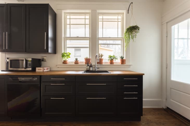 Are Black Kitchen Sinks a Bad Idea? Discover the Pros and Cons!